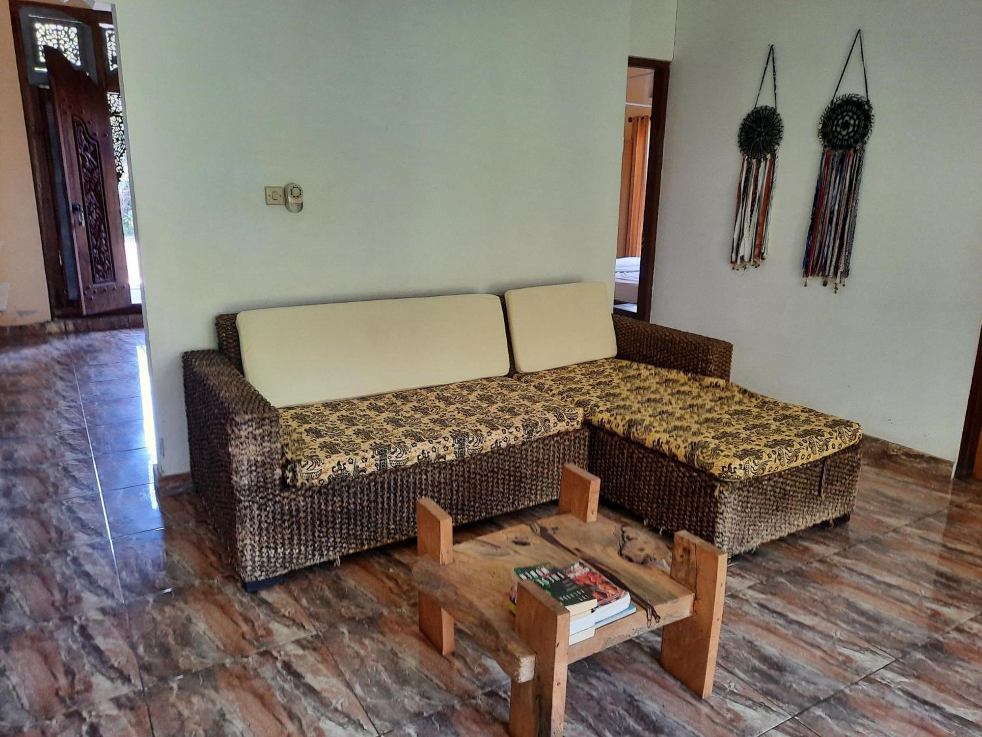 Kirana Homestay Αμέντ Εξωτερικό φωτογραφία